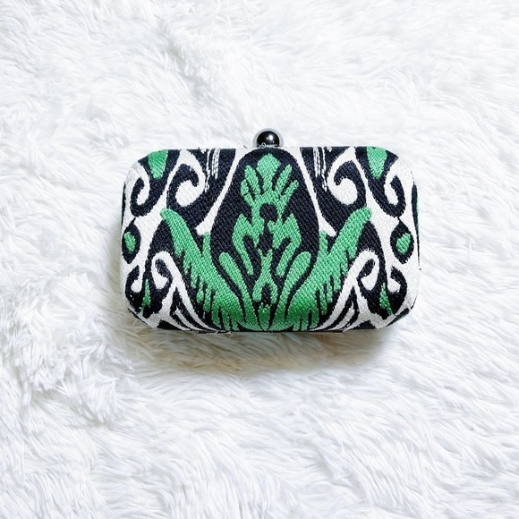 Tylie Malibu Ikat Woven Clutch Crossbody Bag Black White Green OS